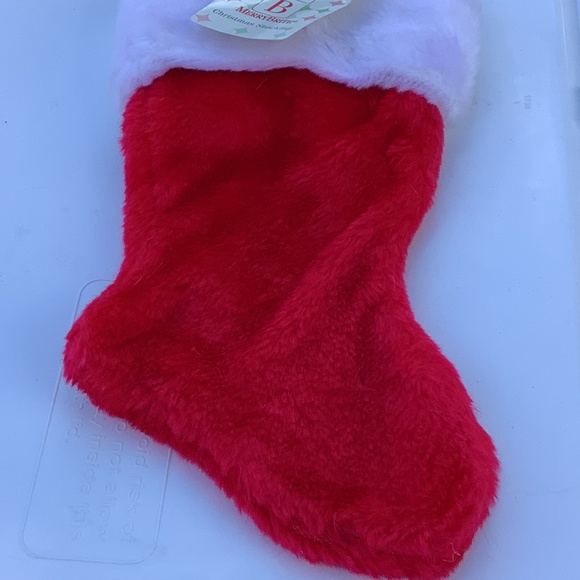Holiday Santa hats 2+1 bonus hat and medium plush stocking NEW - Picture 9 of 10